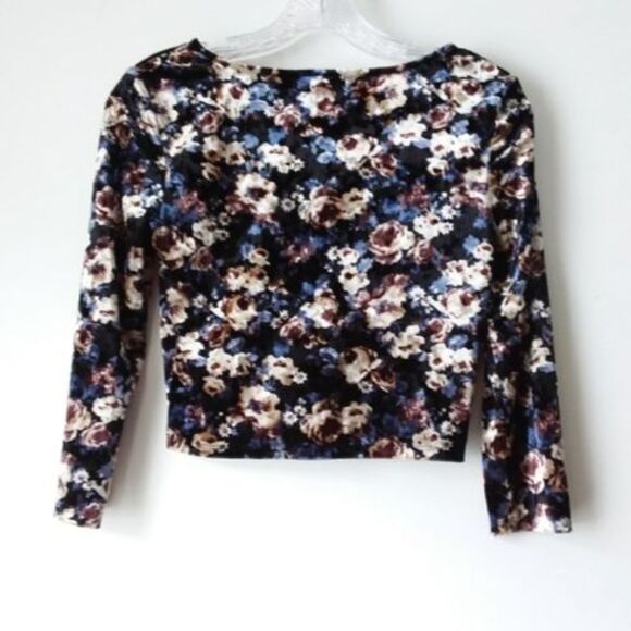Forever 21 Floral Velvety Long Sleeve Crop Top M - Picture 3 of 7